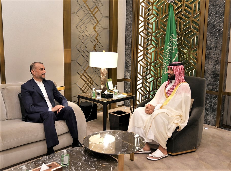 Le prince heritier saoudien, mohammed bin salman, rencontre le ministre iranien des affaires etrangeres, hossein abdollahian, a djeddah