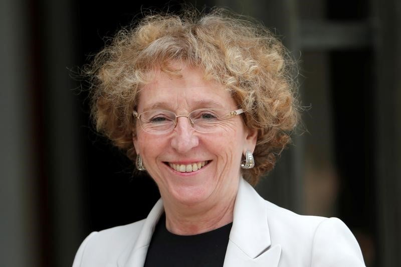 Castaner minimise l'affaire business france visant penicaud