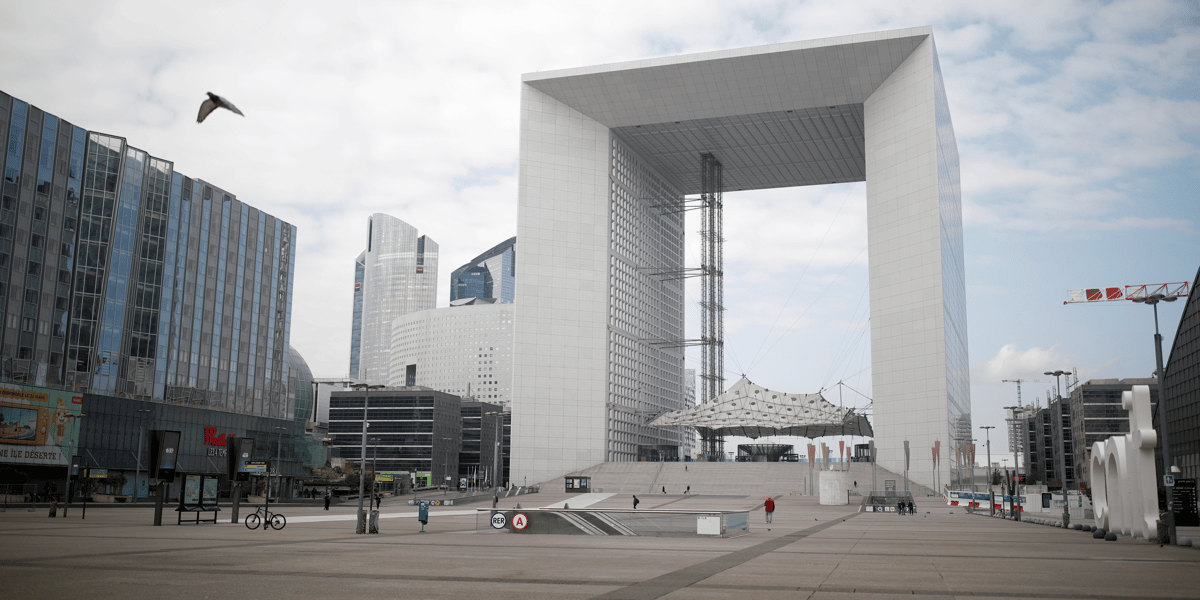 Paris-La Défense, quartier d'affaires, Puteaux, Grande Arche, confinement,