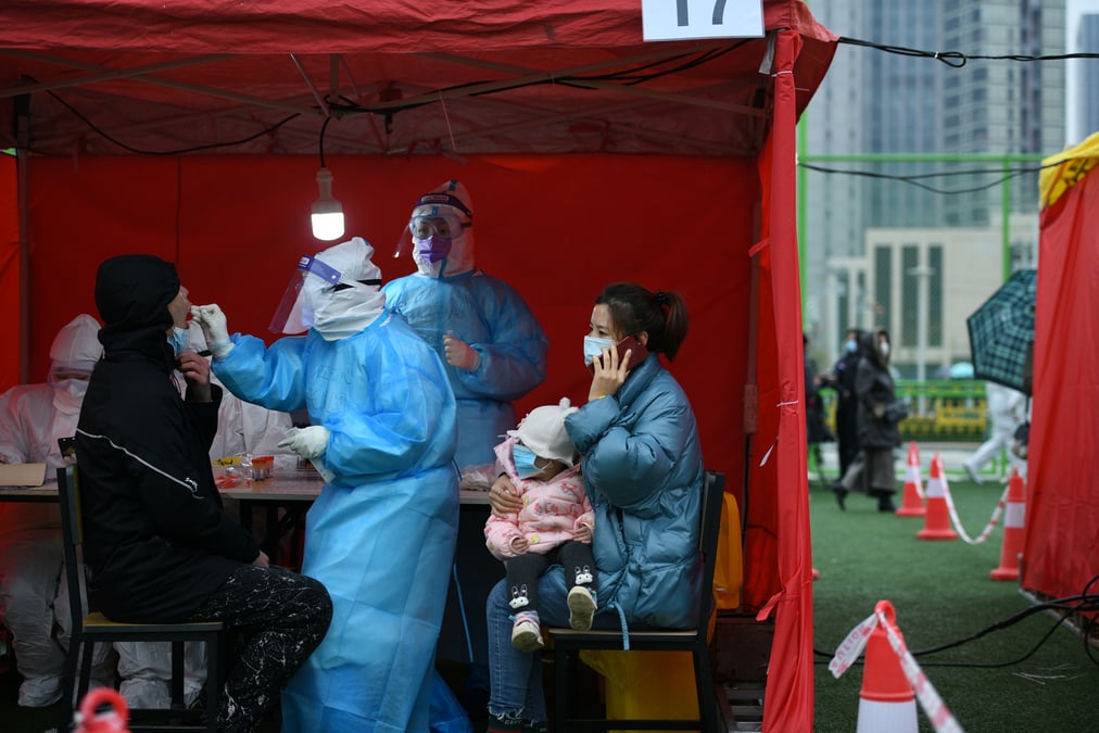 Coronavirus: la chine vaccinera les "populations cles" cet hiver