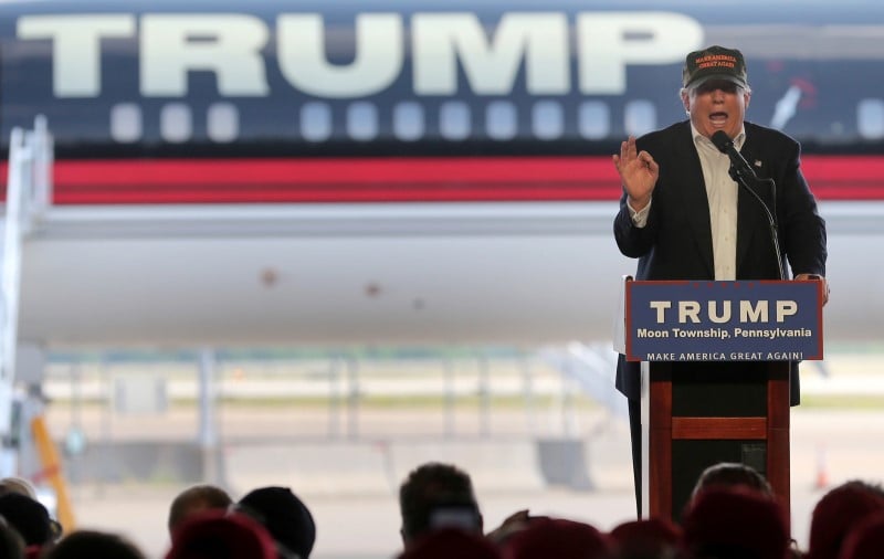Apres la tuerie d’orlando, donald trump demande a barack obama a demissionner