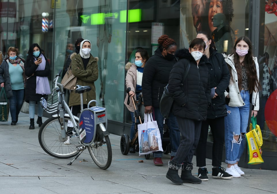Le taux de chomage dans la zone euro stable a 8,3% en fevrier