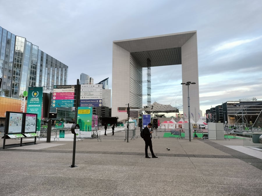 La Défense ce 1er octobre à 8 heures.