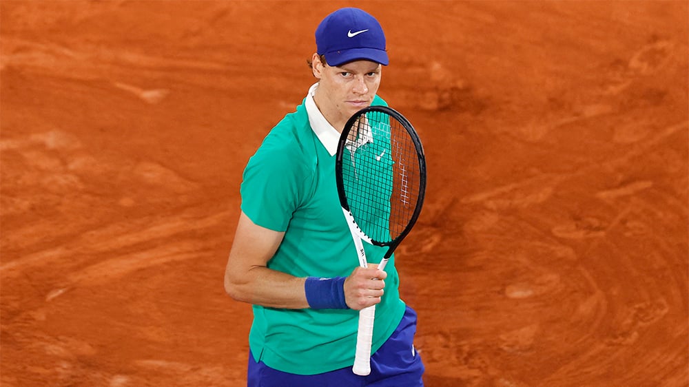 Jannik Sinner lors de sa demi-finale contre le Serbe Novak Djokovic, à Roland Garros, le 6 juin 2025.