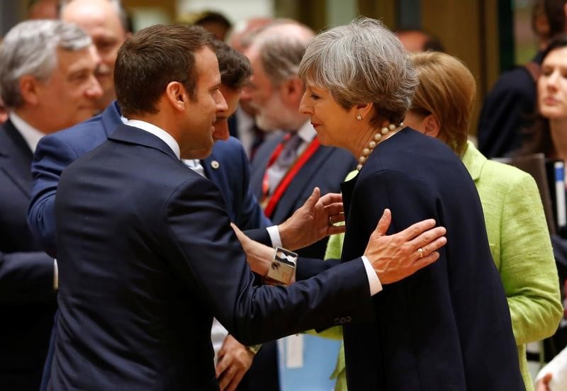 Macron: pas question de rogner la phase 1 des negociations sur le brexit