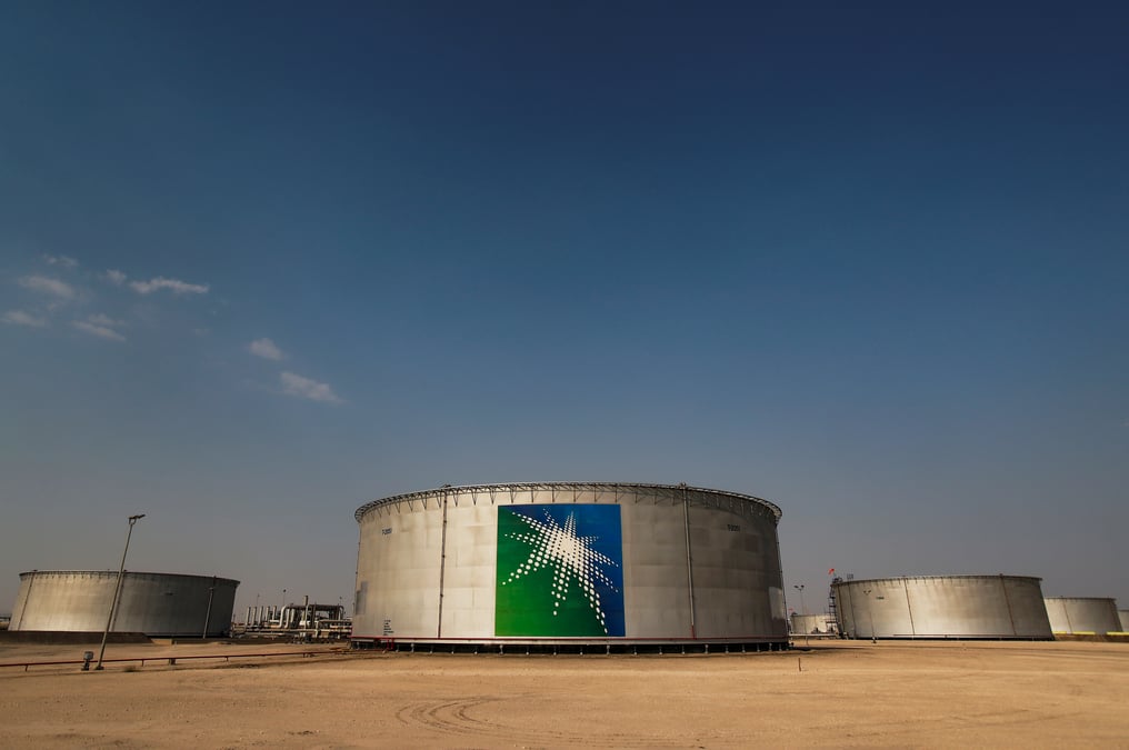 Aramco reduit ses investissements apres un recul de 44,4% des resultats 2020