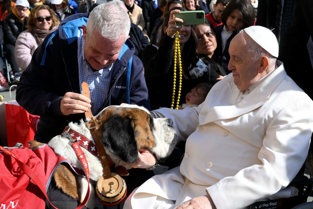 Le pape francois tient l'audience generale au vatican