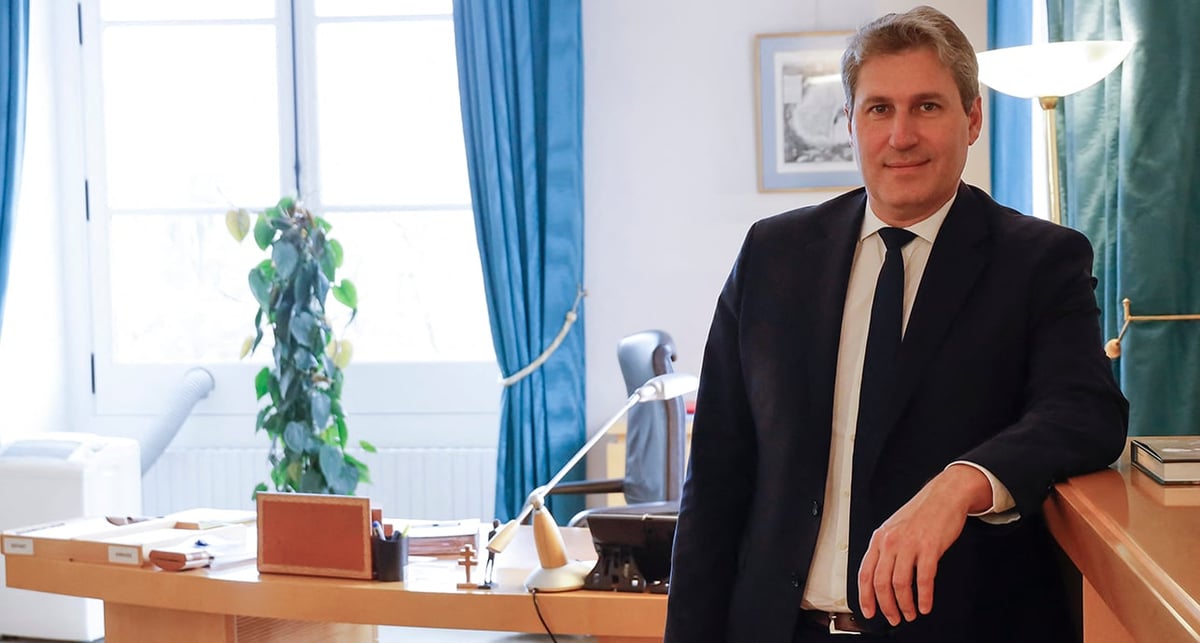 Le président du groupe LR au Sénat a évoqué l'avenir du parti, avec 2027 en ligne de mire.
