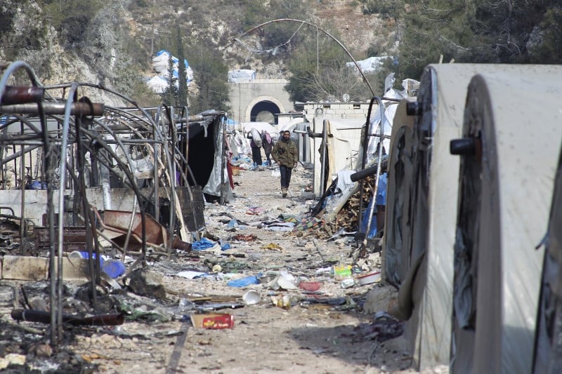 Des milliers de turkmenes et arabes en turquie pour fuir les combats en syrie