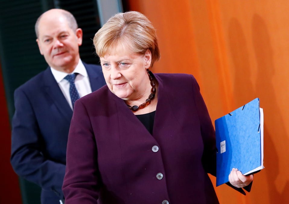 Des detracteurs de la coalition de merkel en tete du scrutin au spd
