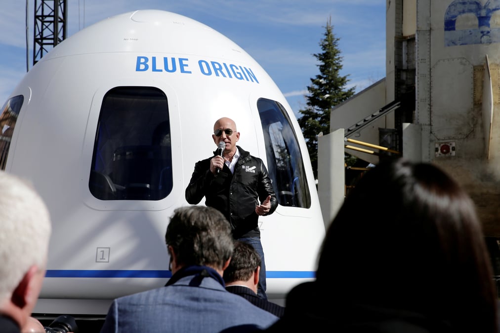 Jeff bezos s'apprete a voler a son tour dans l'espace a bord du new shepard