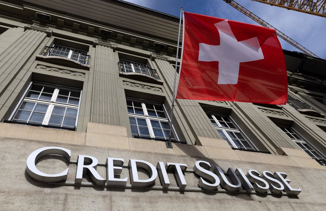 L'autorité de surveillance des banques dans le pays, se serait montrée incapable d'empêcher les errements des dirigeants de la banque helvétique Credit Suisse.