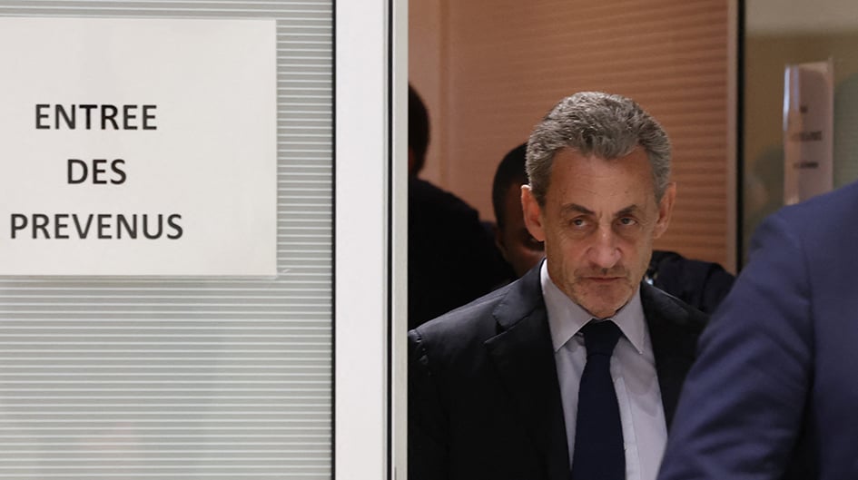 Nicolas Sarkozy à sa sortie du tribunal de Paris, jeudi 27 mars 2025.