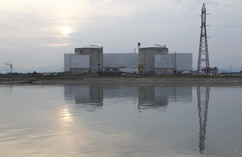 Royal n'exclut pas de fermer un autre site que Fessenheim