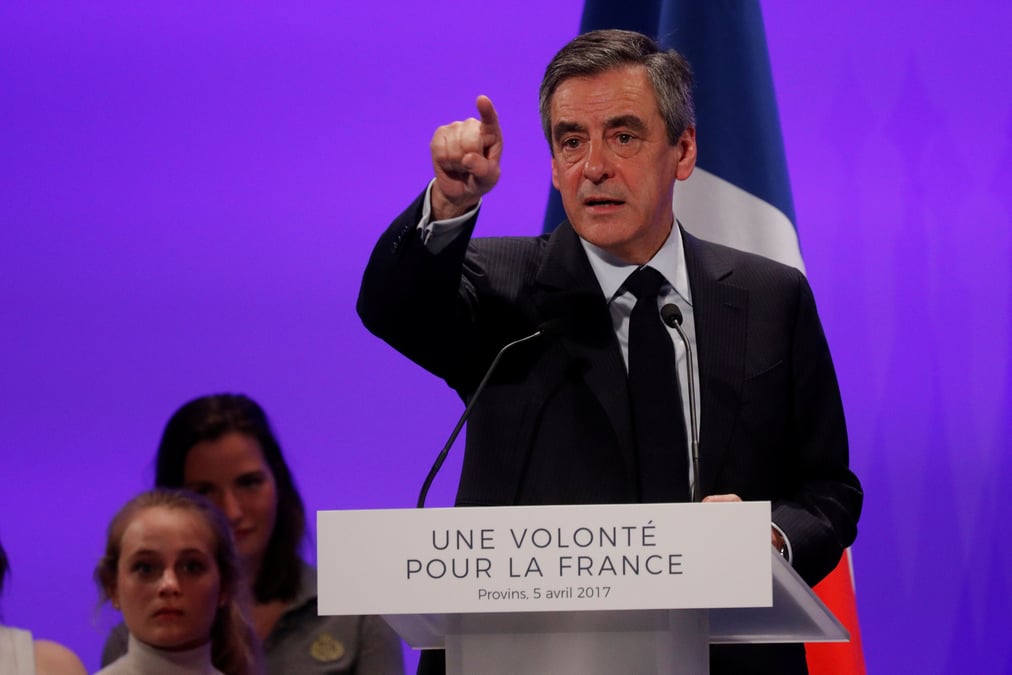 Fillon reitere ses accusations contre le "cabinet noir"
