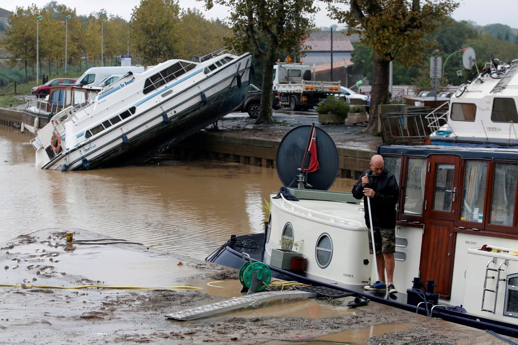 Le bilan des inondations dans l'aude s'alourdit a 14 morts