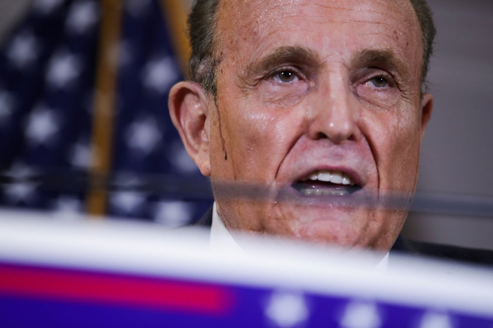 L'avocat de trump rudy giuliani positif au covid-19