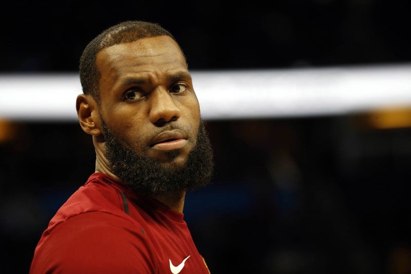 Pour le basketteur lebron james, trump encourage les racistes