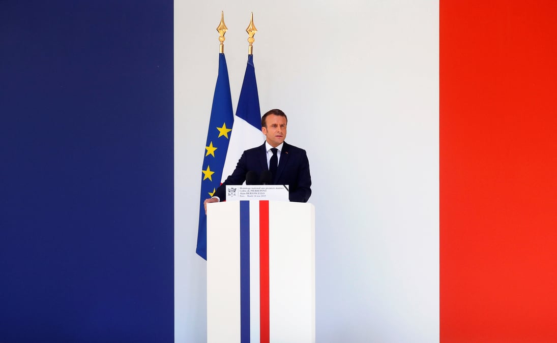 Hommage aux deux commandos francais tues au burkina faso