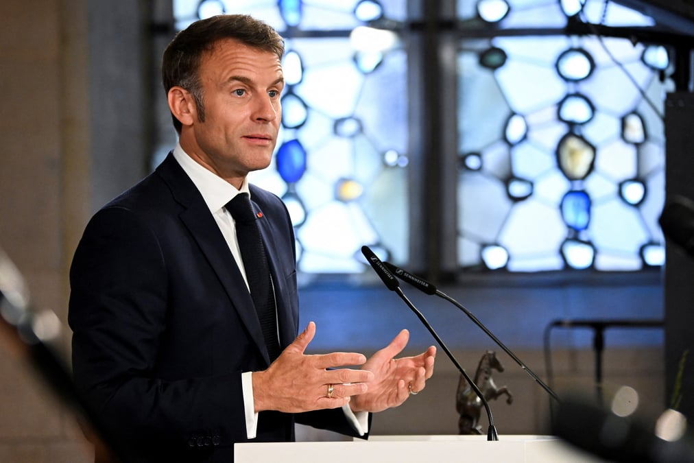 Le president francais emmanuel macron recoit le prix international de la paix de westphalie