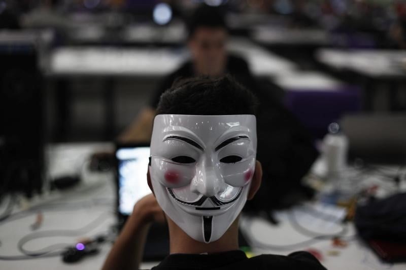 Anonymous menace les sponsors de la Coupe du monde de football