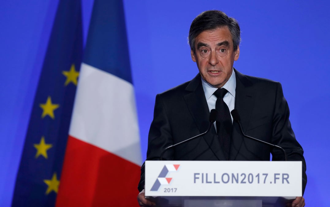 Fillon se maintient malgre sa convocation par les juges