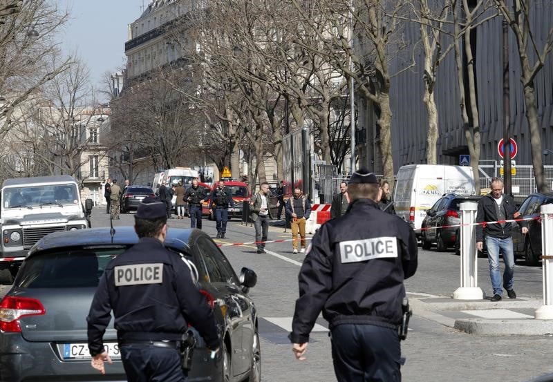 Un suspect arrete pour les colis pieges envoyes au fmi