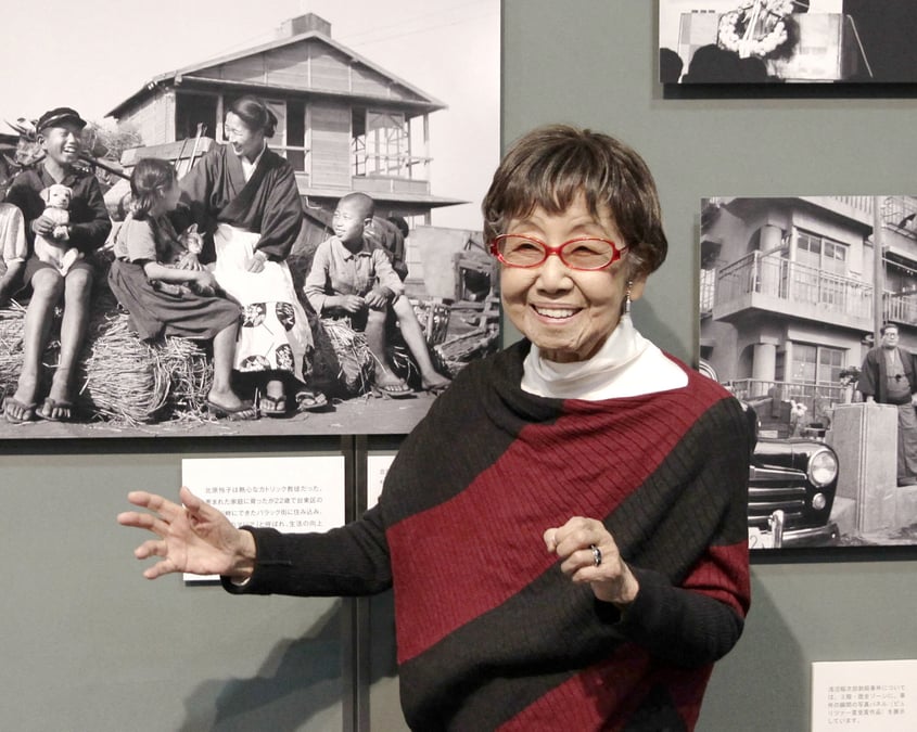 Deces de tsuneko sasamoto a 107 ans, premiere femme photojournaliste japonaise