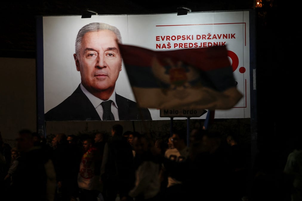 Affiche electorale de jakov milatovic a podgorica, au montenegro