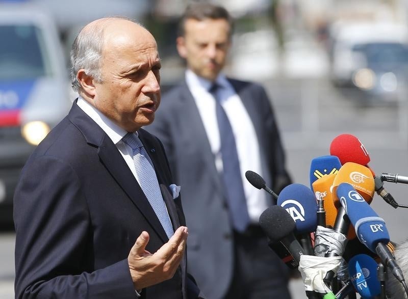 "le moment est venu de decider" sur l'iran, assure laurent fabius
