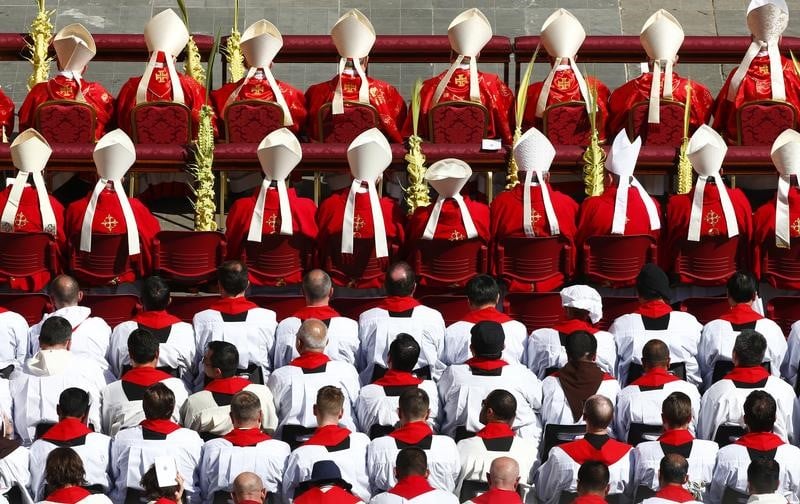 L'eglise aborde le second tour en ordre disperse