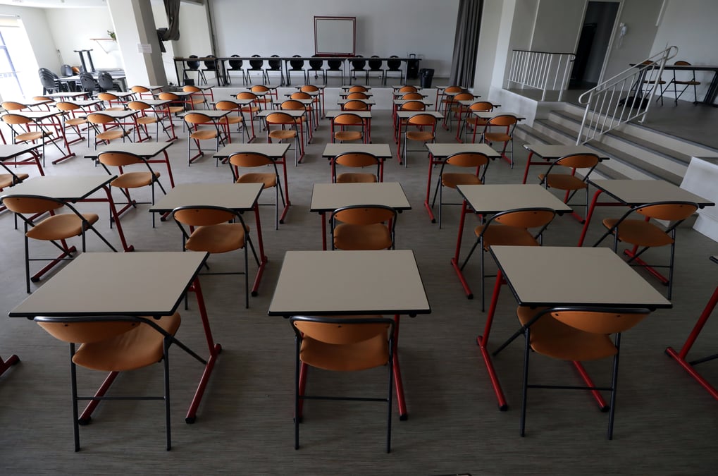 La france poursuit son deconfinement avec la reouverture de colleges