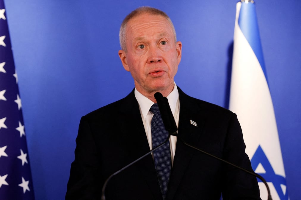 Le ministre israelien de la defense, yoav gallant, lors d'une conference de presse a lod, en israel