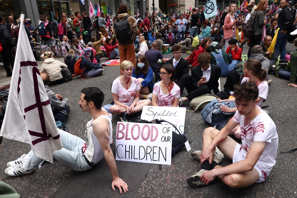 Climat: extinction rebellion bloque le tower bridge