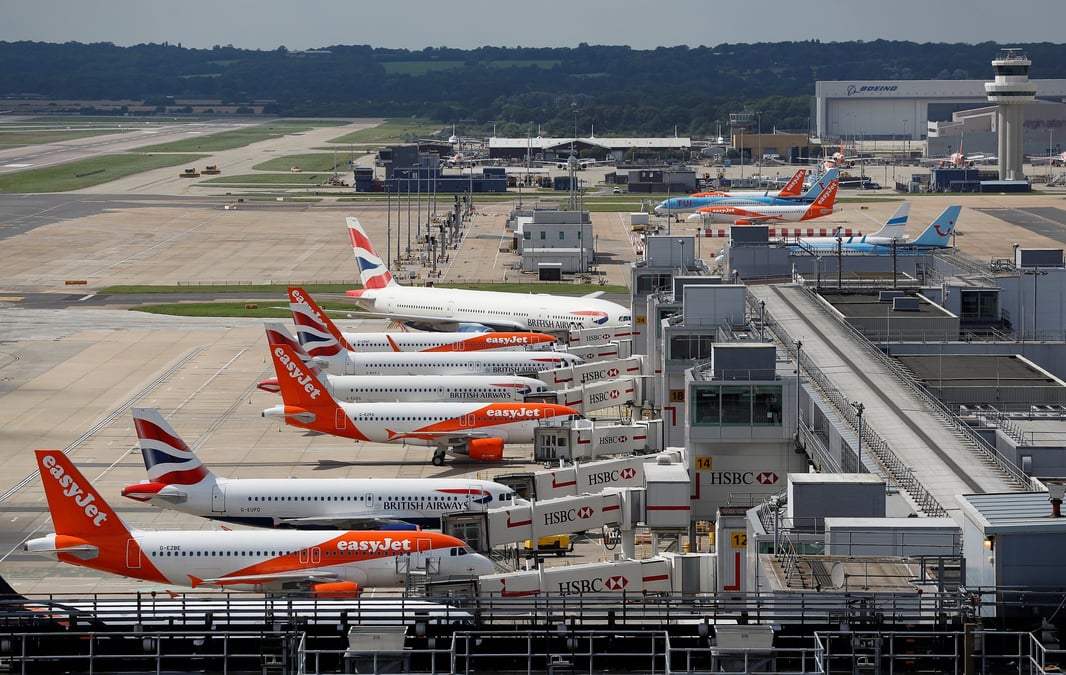 La grande-bretagne demande aux compagnies aeriennes de ne plus vendre des vols qu'elles ne peuvent assurer