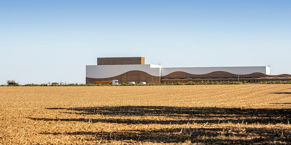Le bâtiment d'Ecolience, avec ses douze ateliers de transformation, est opérationnel depuis fin 2022.