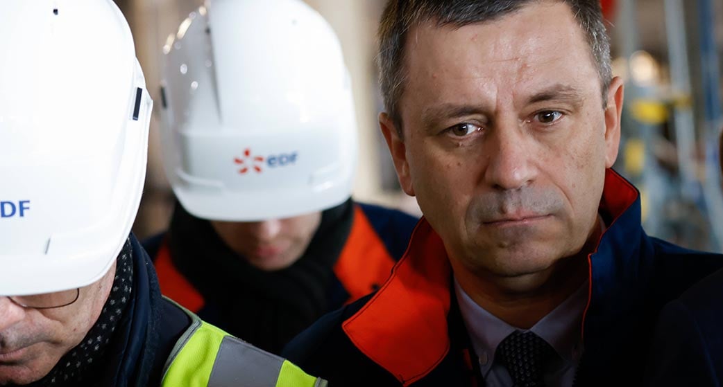 Bruno Le Maire et Luc Remont lors d'une visite à la centrale nucléaire de Penly, dans le cadre d'un déplacement consacré à la filière nucléaire, le 9 décembre 2022.