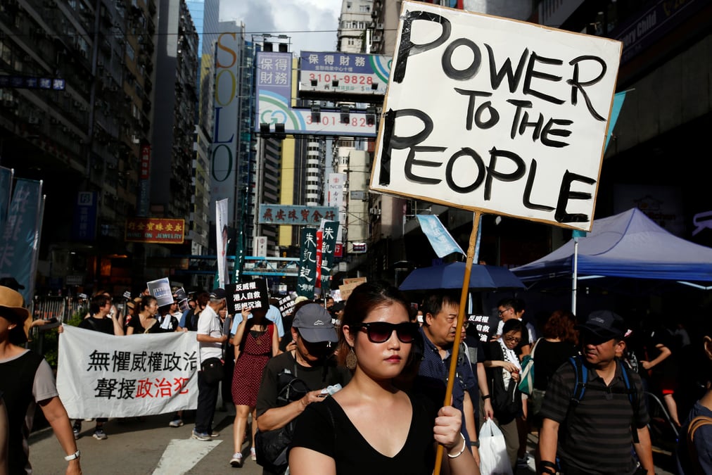 Manifestation contre la "derive autoritaire" a hong kong