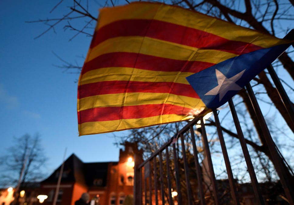 Quatre dirigeants separatistes catalans cessent leur greve de la faim