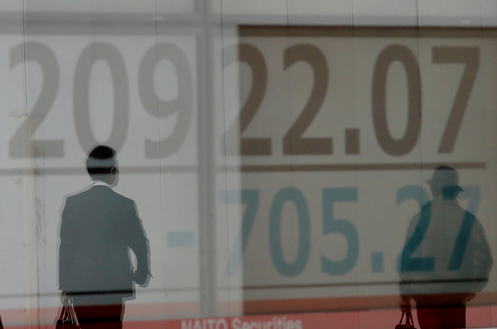 Le nikkei a tokyo finit en baisse de 1%