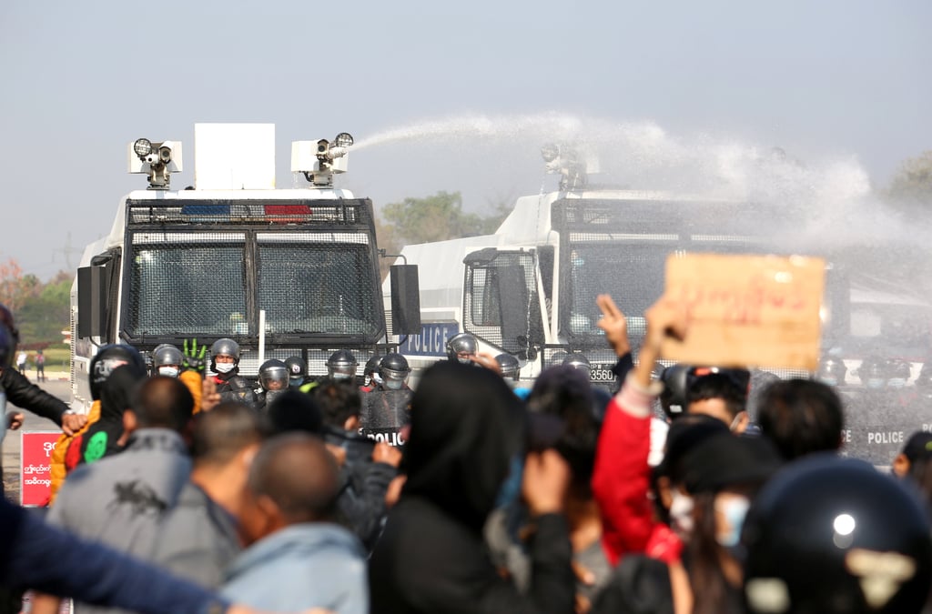 Birmanie: nouvelles manifestations malgre l'interdiction de rassemblement