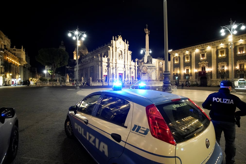 Suspectes d'espionnage, un officier italien et un diplomate russe arretes en italie