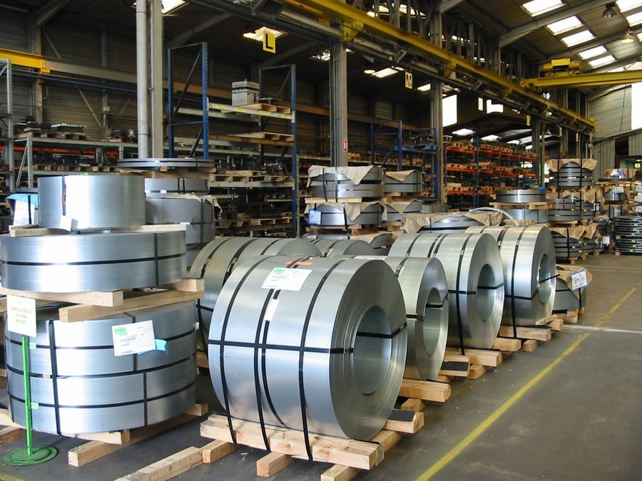 Stockage de matière chez Bléneau Industrie, dans l'Yonne