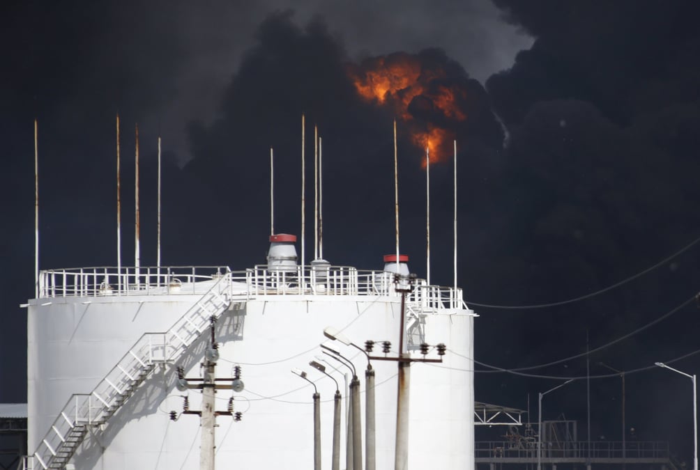 Un depot de carburant prend feu pres de kiev