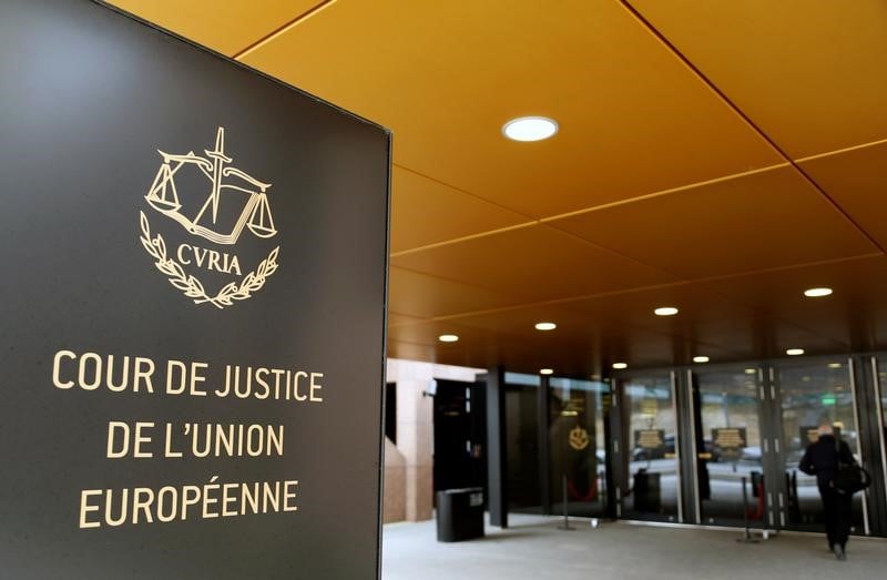 La cjue devrait desavouer les pays de l'est sur les refugies