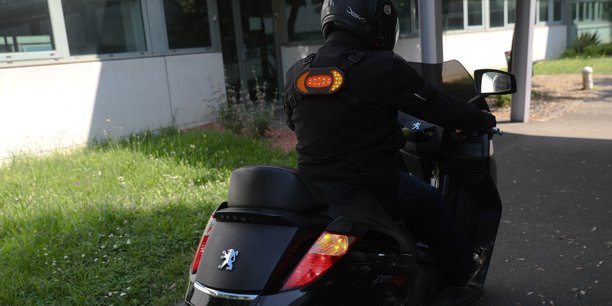 Grâce à ses clignotants dorsales, Road Light compte révolutionner la sécurité routière.