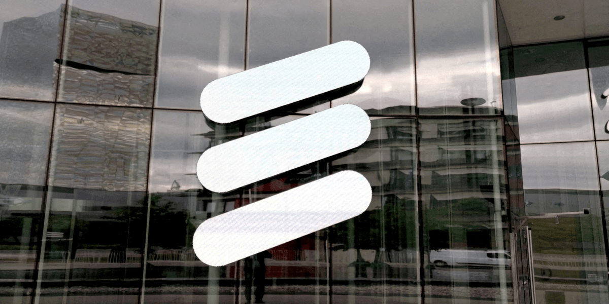 Ericsson suspend ses activites en russie