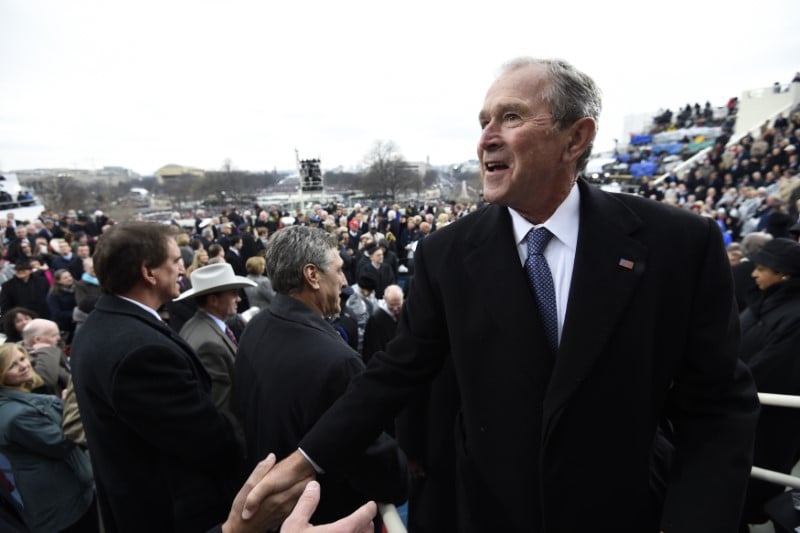 Bush parle d'un climat "plutot detestable" a washington