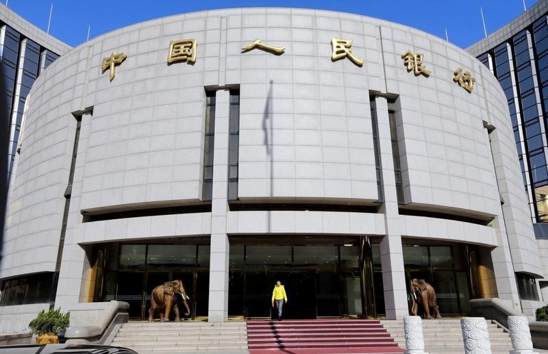 La bpc abaisse les reserves obligatoires pour le credit aux pme