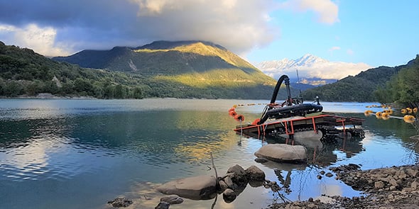 Watertracks a mis au point le robot Nessie, capable de draguer les sédiments se déposant au fond des lacs artificiels